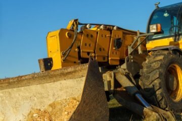 How to Operate a Telehandler: 7 Step Guide for New Operators