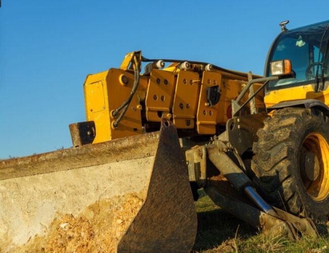 How to Operate a Telehandler: 7 Step Guide for New Operators